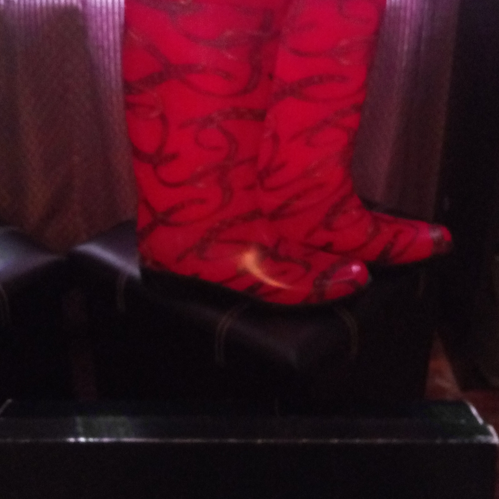 Boots - Picture 3 of 3